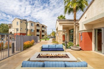 fire pit - Photo Gallery 3