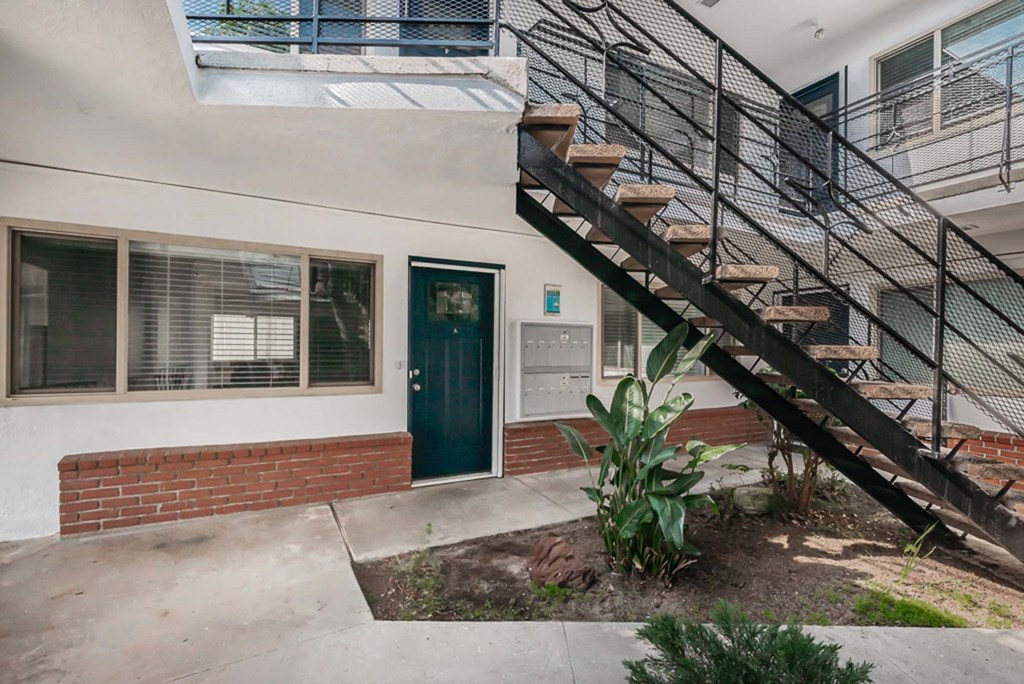 exterior view at 1325