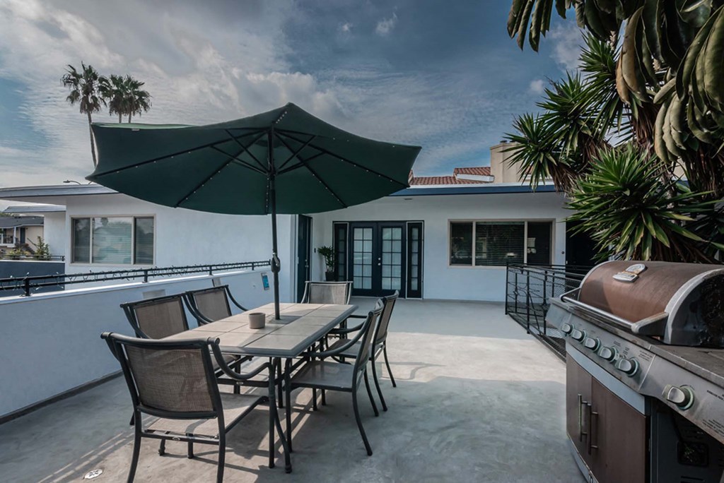 view of upper  deck at 1325