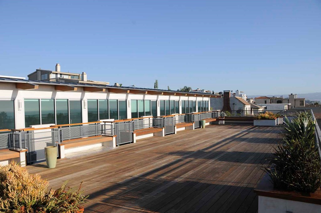 Rooftop deck