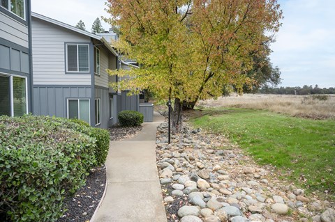 2701 La Crescenta 1-2 Beds Apartment for Rent
