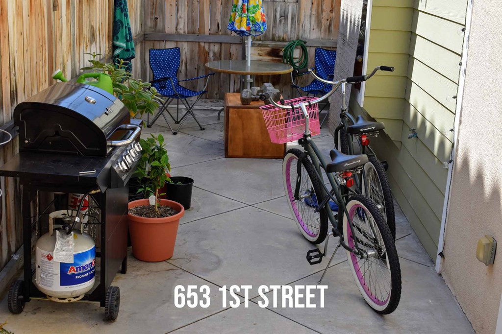 Spacious private patio