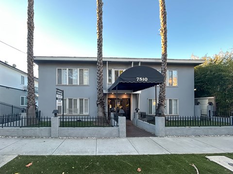 a street view if 7510 Hollywood Apartments