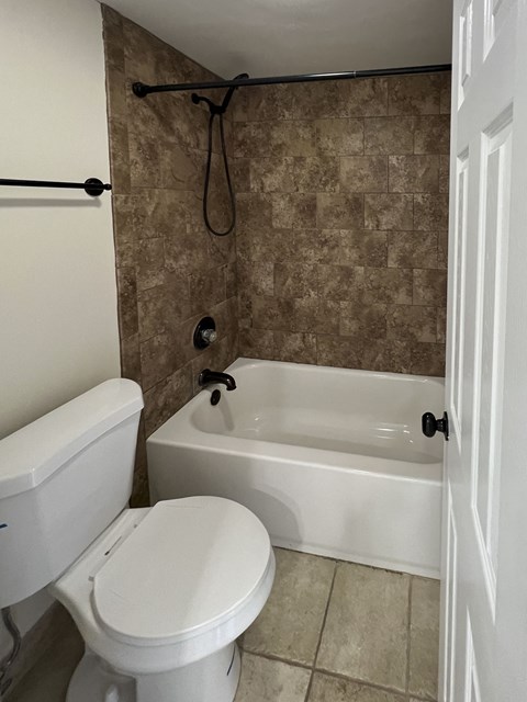 Bathroom with tub shower