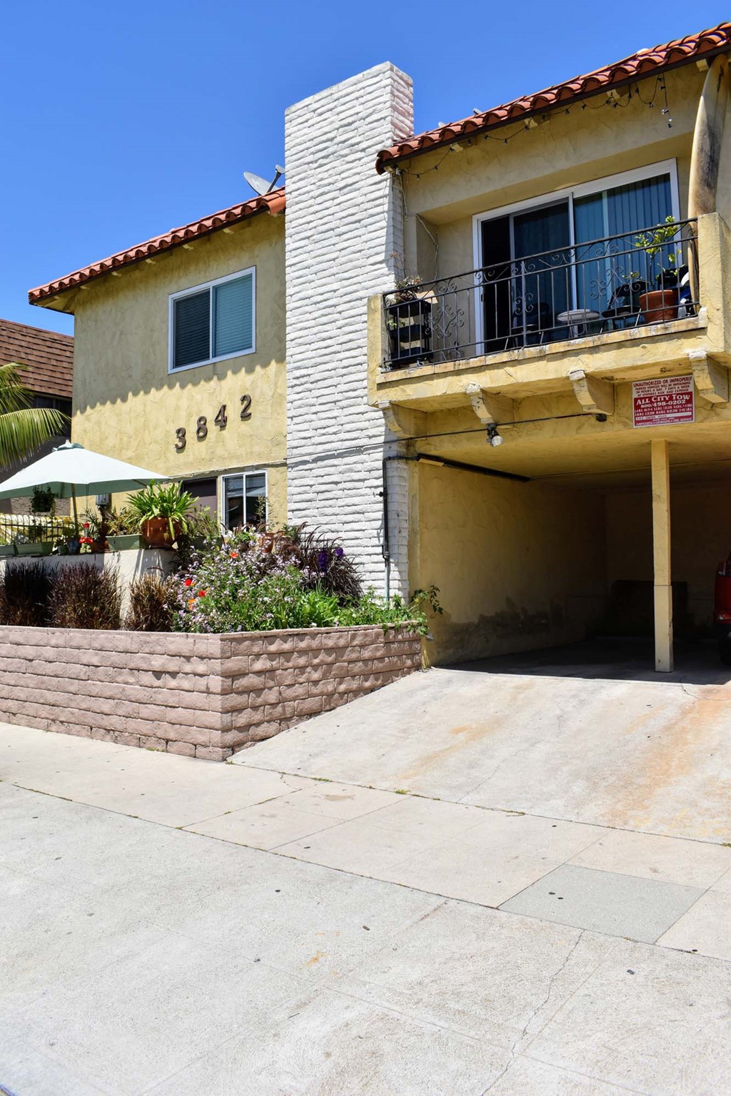 the building in which the motel is located