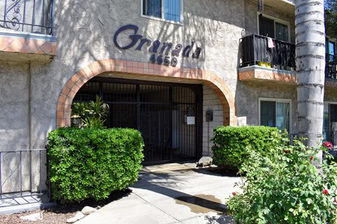 Exterior view of entrance with Granada above entrance
