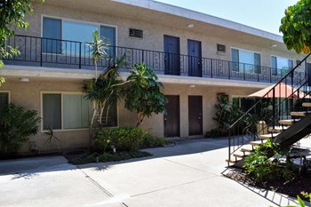 4650 Kester Studio-2 Beds Apartment for Rent - Photo Gallery 4