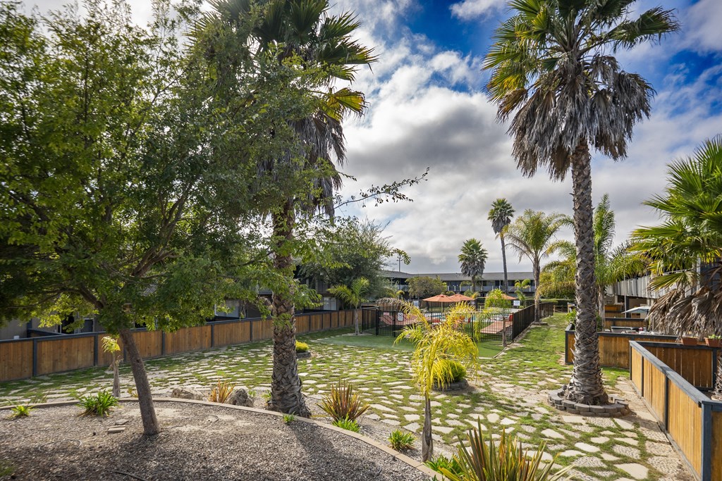view of courtyard  with tropical landscaping