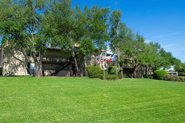 2601 SSE Loop 323 1-2 Beds Apartment for Rent - Photo Gallery 1