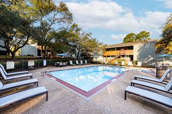 the swimming pool at the resort at governors crossing