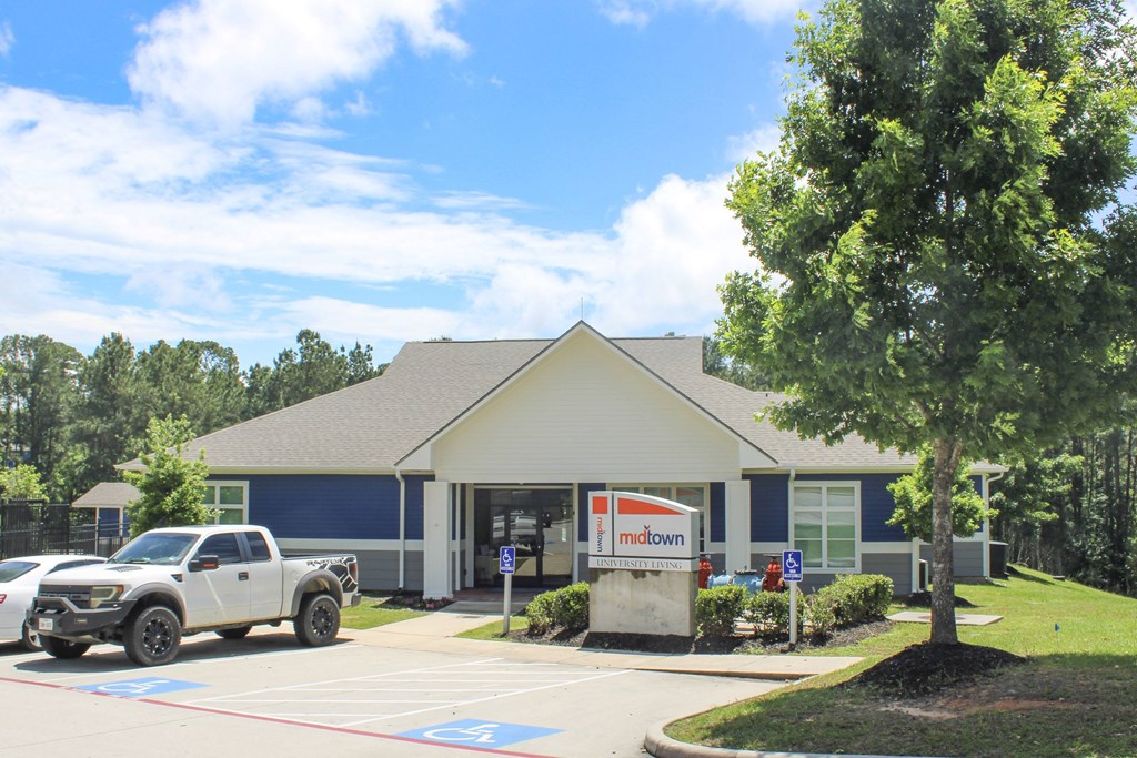 Aesthetically Pleasing House at Midtown Sam Houston Apartments, Texas, 77340