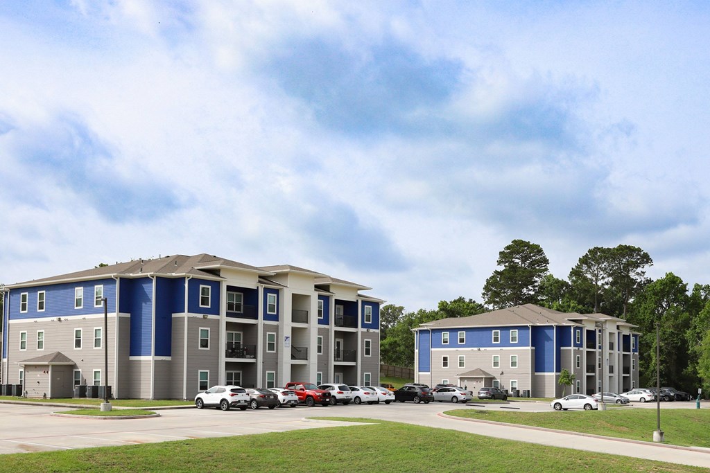 Luxurious Apartment Living at Midtown Sam Houston Apartments, Huntsville, TX