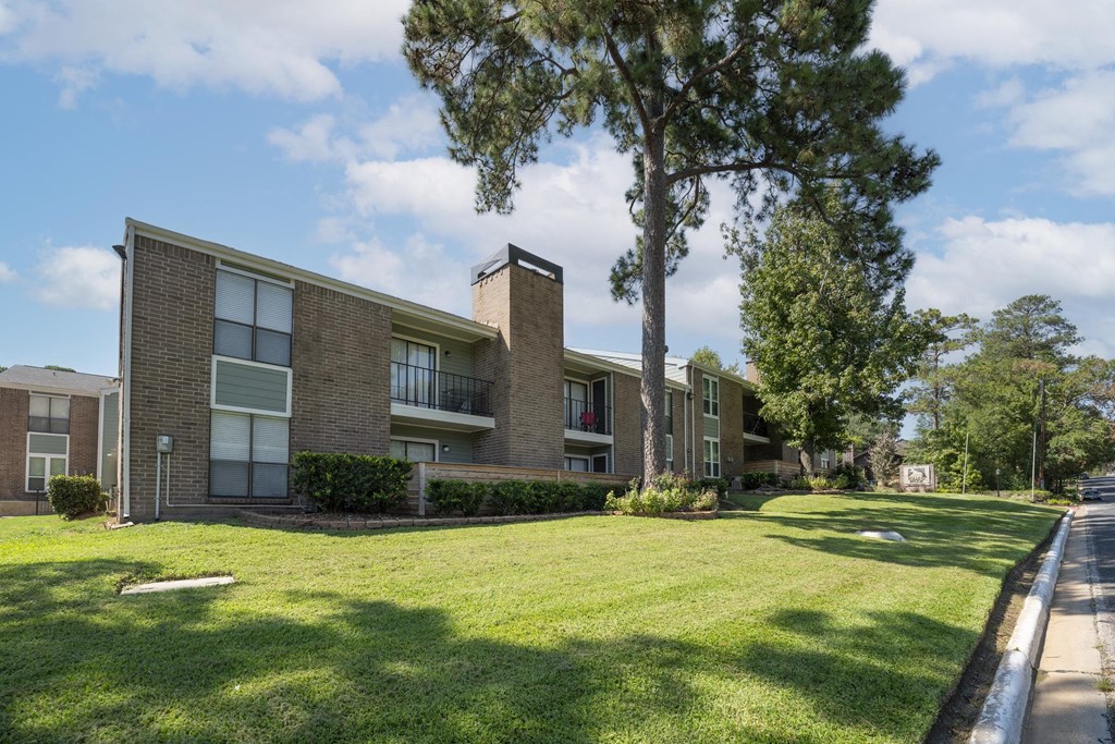 exterior view of Rolling Brook