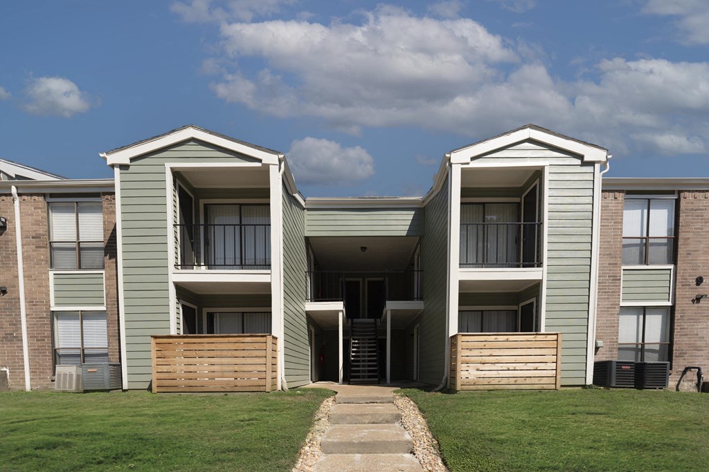 exterior view of Rolling Brook