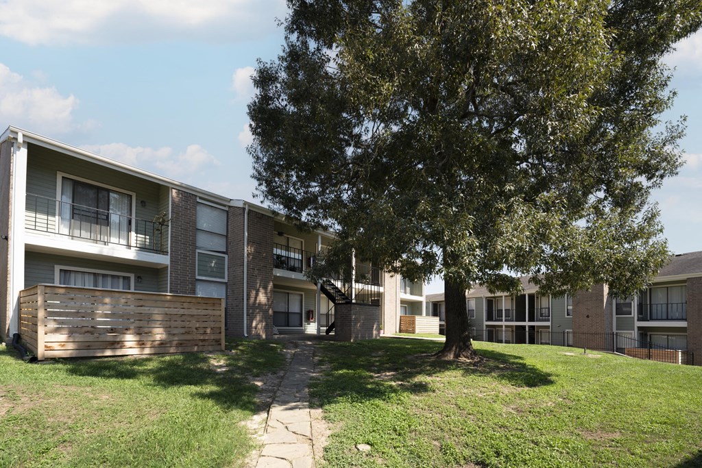 exterior view of Rolling Brook