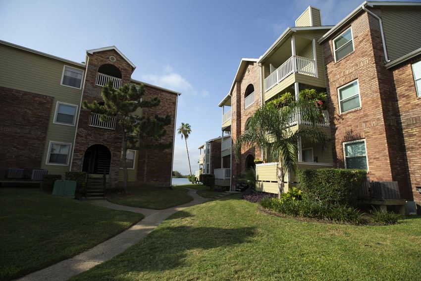 Lakeside At Campeche Apartments, 3102 Cove View Blvd, Galveston, TX