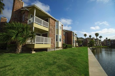 3102 Cove View Blvd 1 Bed Apartment for Rent Photo Gallery 1