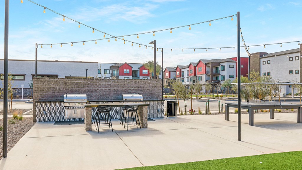 Grill Stations at Weylyn Luxury Apartments, Arizona