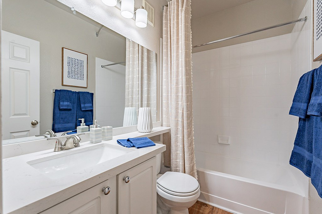 Bathroom With Bathtub at Palazzo Townhomes, Phoenix, AZ 85008  
