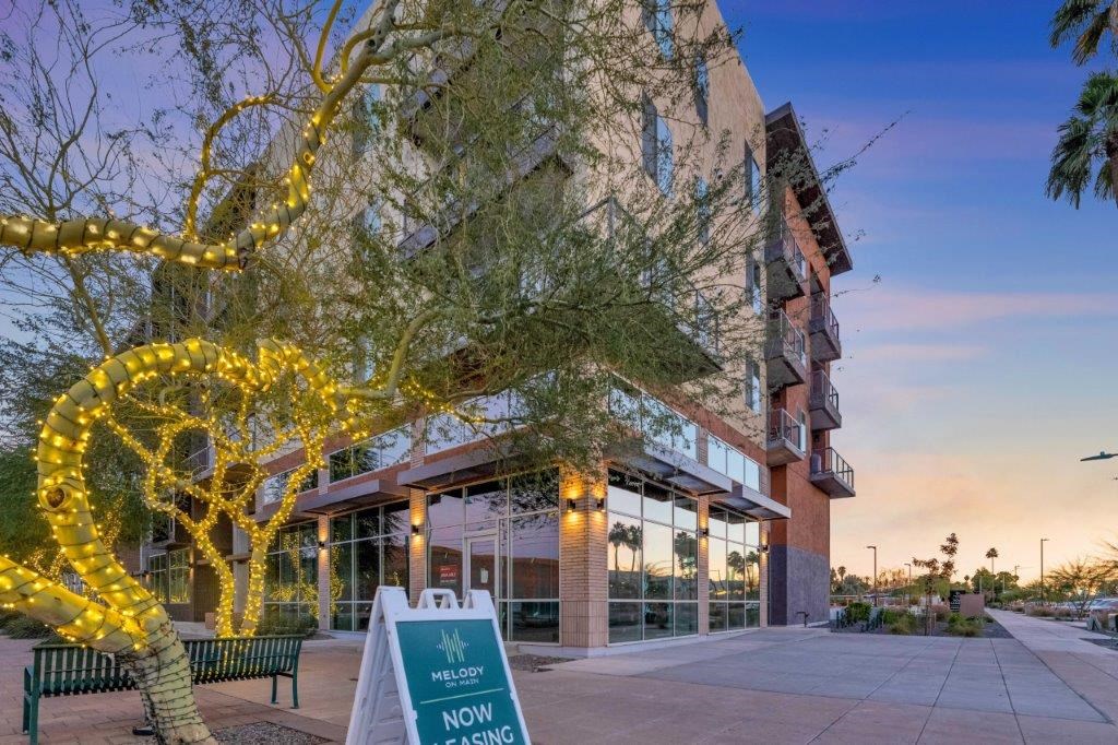 the building in which the hotel is located