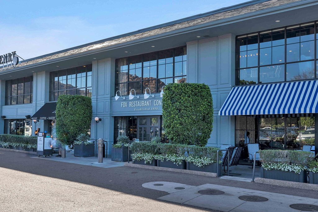 the building in which the restaurant is located