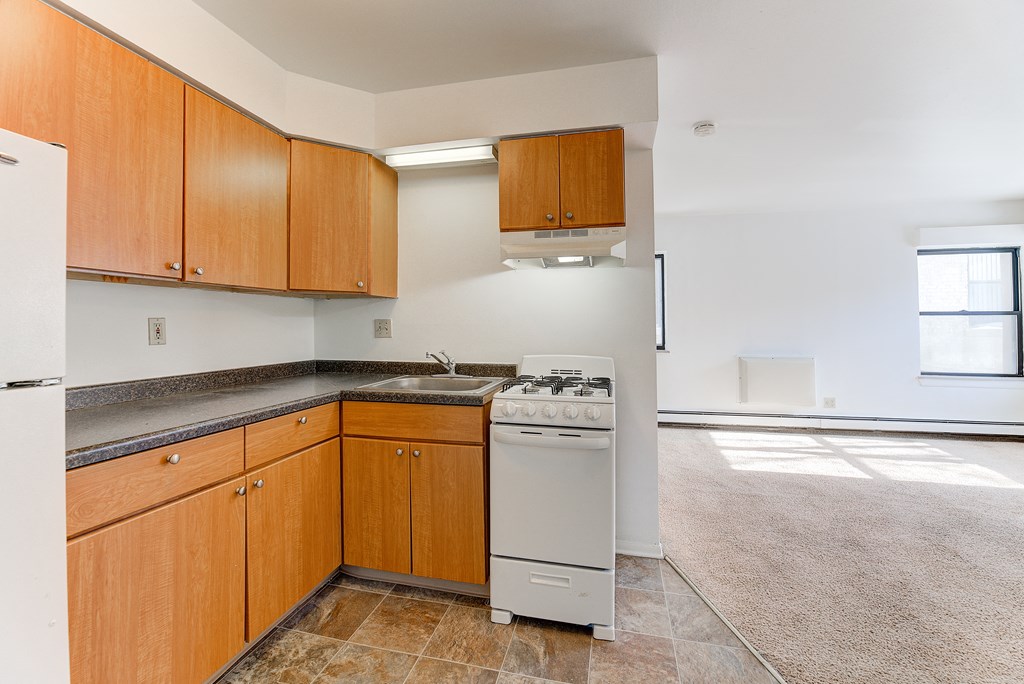 Fully Furnished Kitchen at Johnson Legacy Apartments, Milwaukee