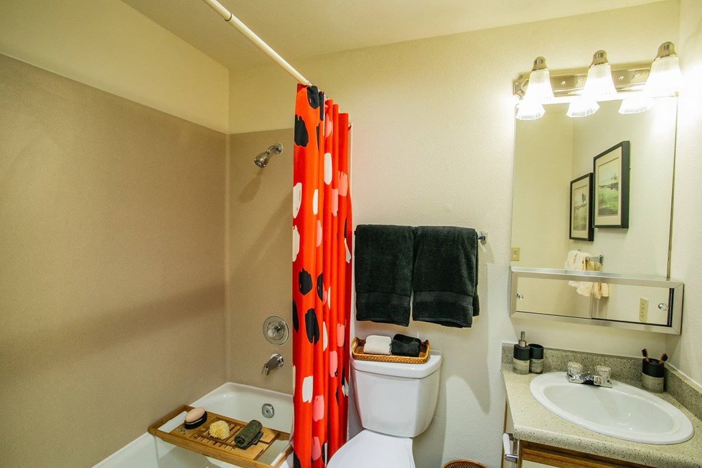 Model Bathroom with Bathtub at Renton Apartments near Boeing