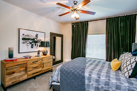 Bedrooms with Ceiling Fans at Houston Apartments For Rent