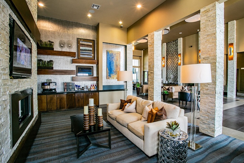 Clubhouse Lounge for Residents at Apartments near Energy Corridor