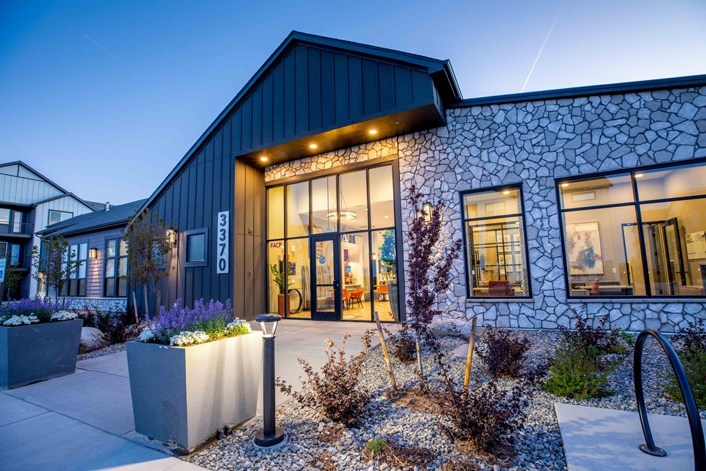 Exterior of Clubhouse at View on Centennial Apartments