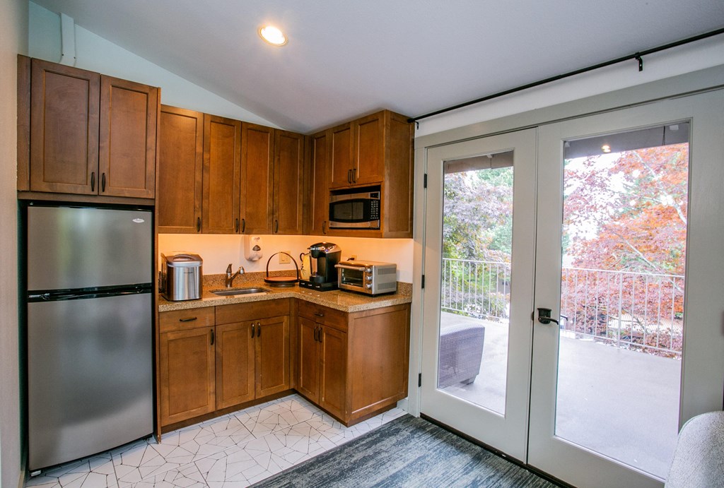 Clubhouse Kitchen at Townhouse in Renton WA Woodcliffe Apartment Homes
