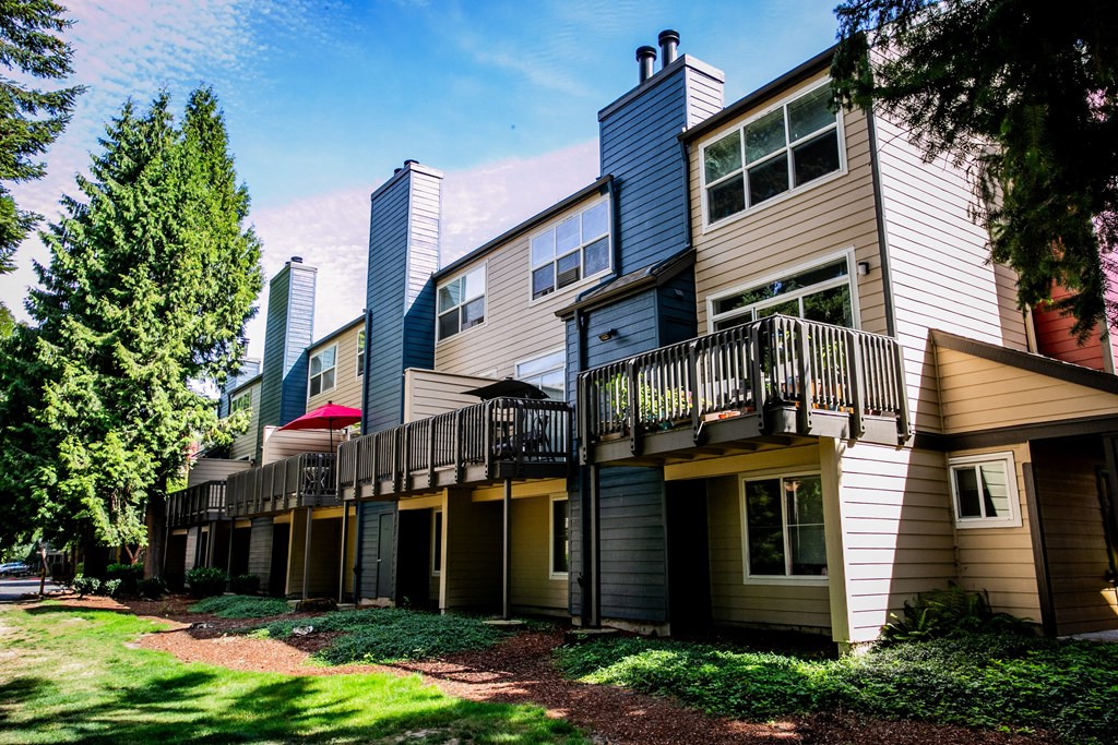 The Colonnade Luxury Townhome Apartments