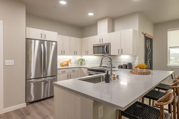 Portland OR Apartments with Stainless Steel Appliances in Kitchen