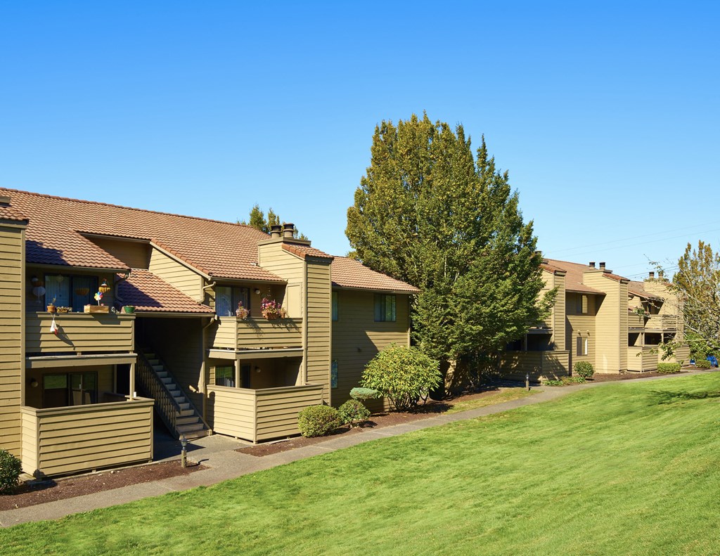 Apartments in Downtown Renton WA with Patios/ Balconies