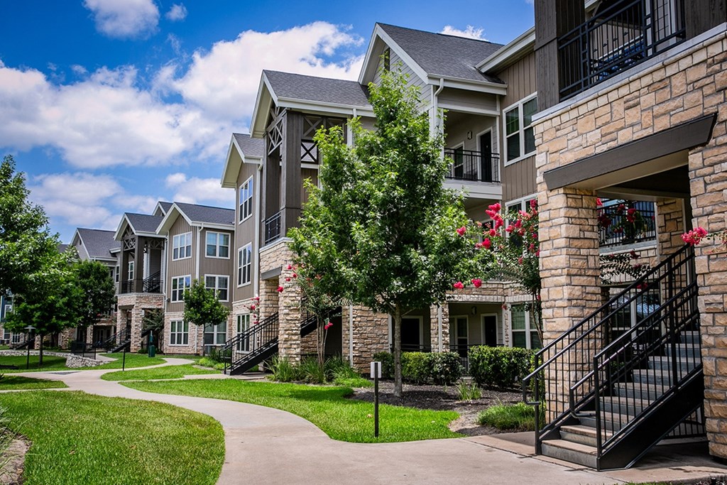 Exterior of Apartments Located in Houston TX