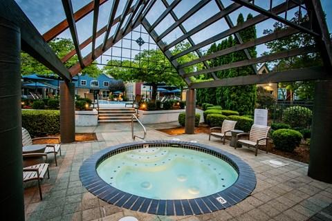 Year Round Spa and Hot Tub at Apartments Near Hillsboro