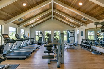 Gym with Free Weights at Apartments Salmon Creek WA - Photo Gallery 15