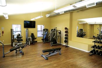 24 Hour Community Gym with Free Weights in Best Rental Apartments ABQ
