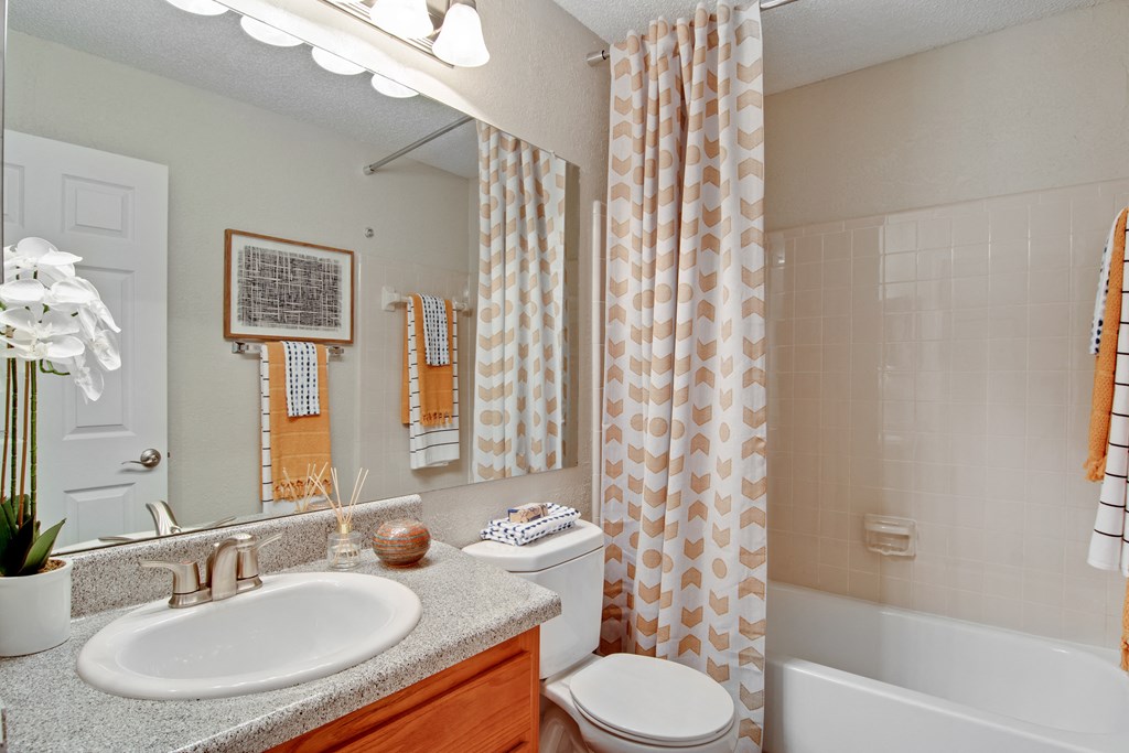 Ceramic Tile in Tub & Shower at Best Apartments in Duluth GA 30096