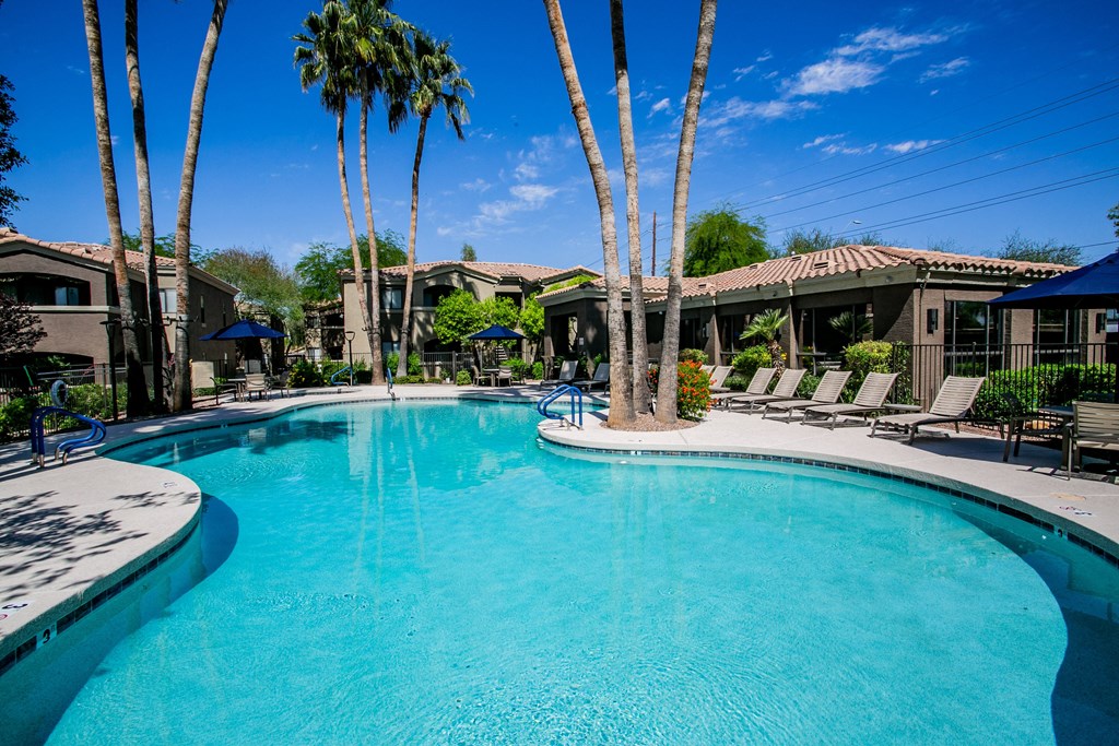 Deer Valley Phoenix Apartments with Resort-Style Swimming Pool