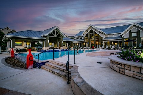 Resort Style Swimming Pool at Houston Apartments for Rent