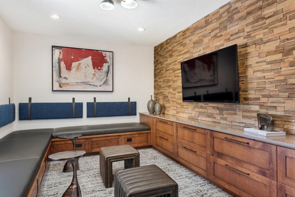 Top rated apartments Santa Fe with media room