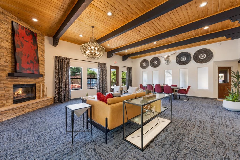 Rancho Carrera Apartments is a similar property to Local 1896 located in Santa Fe