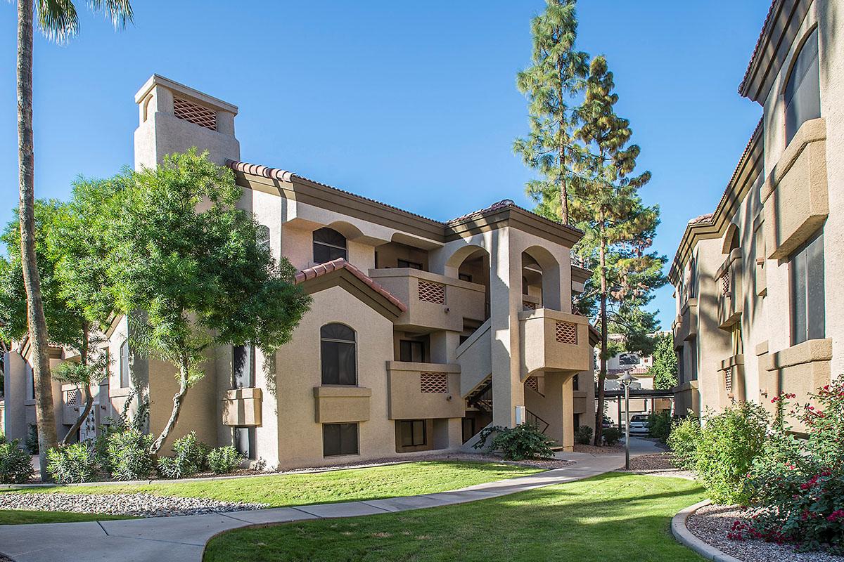 Scottsdale Apartments on Hayden with Patios/ Balconies