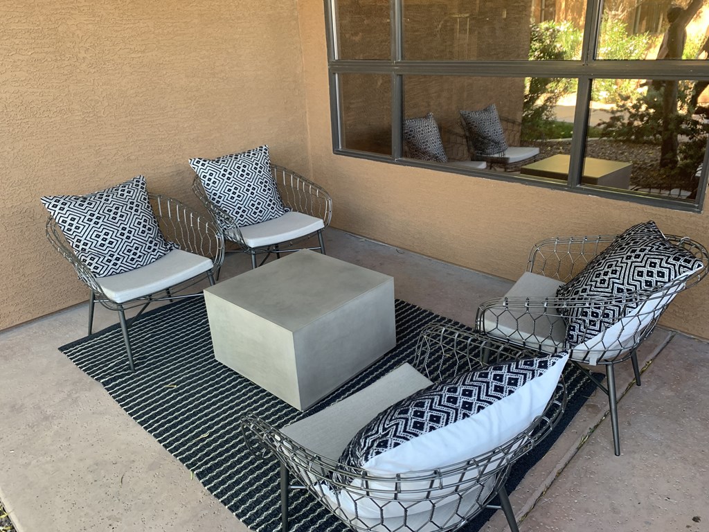 Outdoor SittingResident Outdoor Seating Area at Apartments in North Phoenix AZArea at Apartments on Happy Valley Rd Phoenix