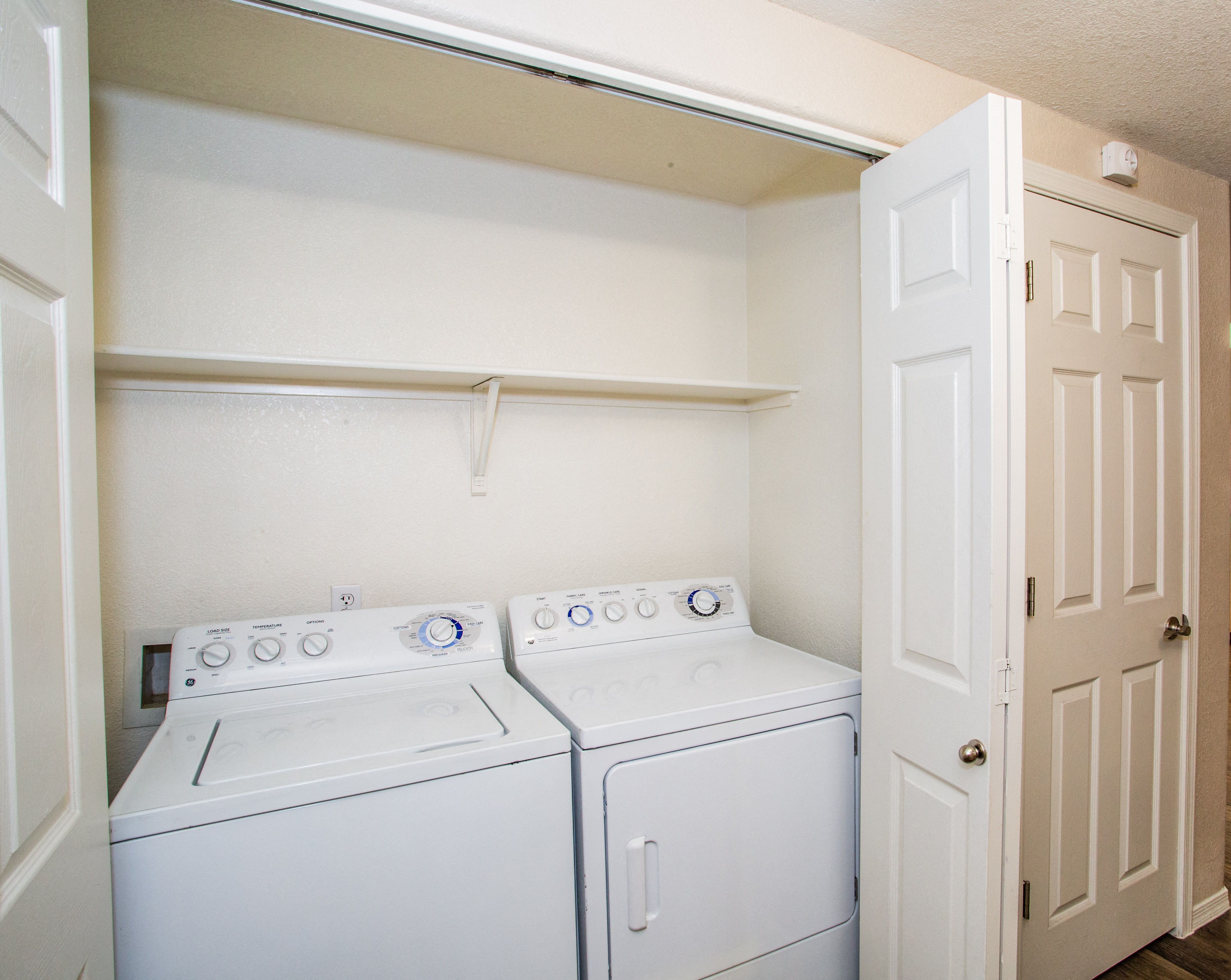 The Legends At La Paloma Apartments, 3750 E Via Palomita, Tucson