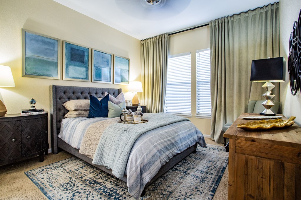 Studio, 1, 2, and 3-Bedroom Apartments on Cave Creek and Union Hills