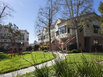 Courtyard With Green Space Courtyard With Green Space at Cypress Point Apartment , Ventura, California - Photo Gallery 3
