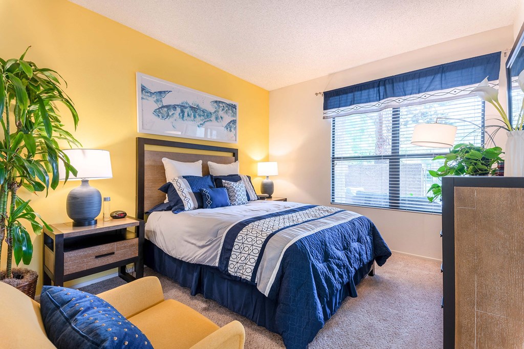 the preserve at ballantyne commons apartments bedroom with bed