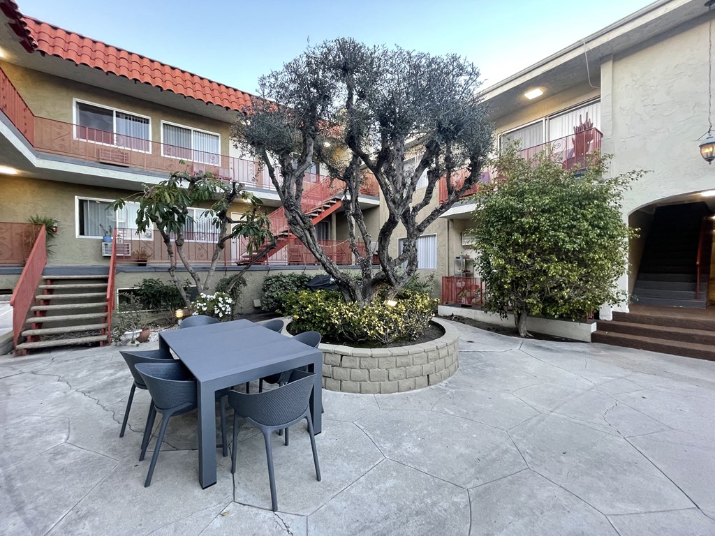 Courtyard  at Lido Apartments - 10535 Rose Ave, Los Angeles, California